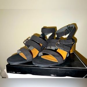 TOBI (Qupid) Black Strappy Chunky Heel Sandals Size 10